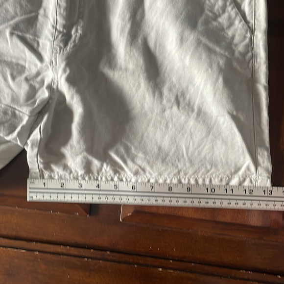 Women’s size 16 gap khakis gray shorts RN 54023 - Picture 5 of 10